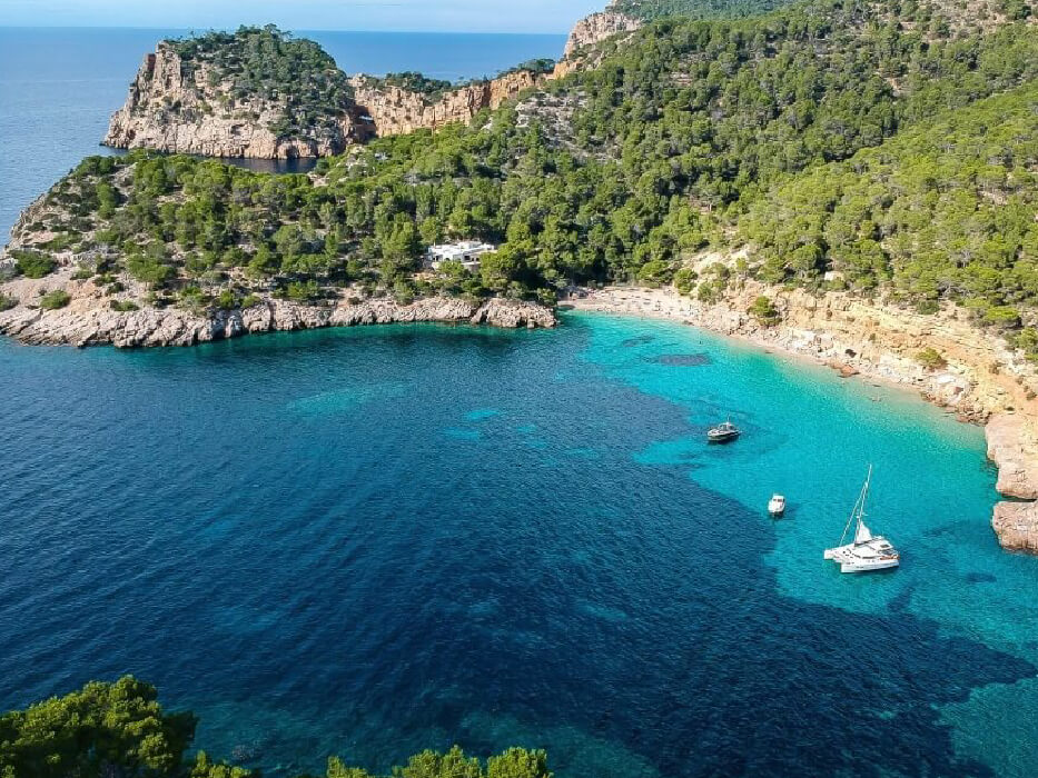Jet ski tour to Cala Salada Ibiza turquoise waters